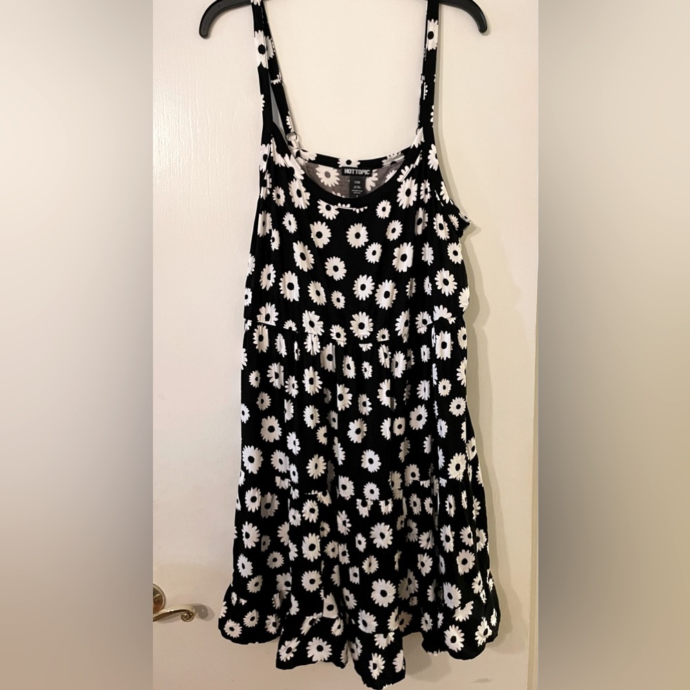 Hot Topic Black White Daisy Print Sleeveless Tiered Sundress Boho Women Size 1X